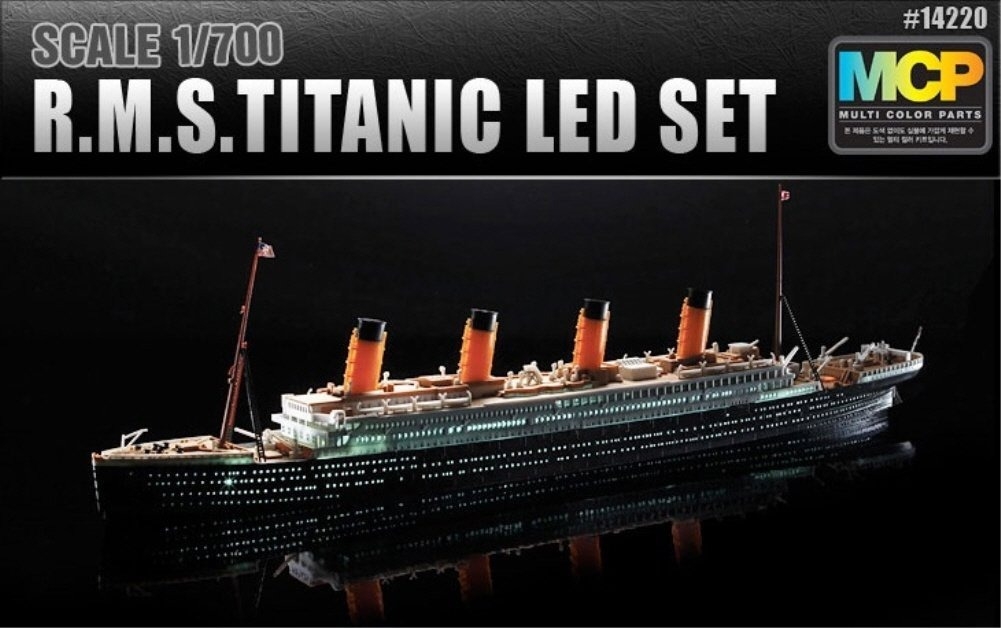 Revell 05804 - Kit Transatlantico RMS Titanic 1:1200