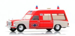 AMBULANCIA MERCEDES-BENZ /8 KTW. STARMADA 13821