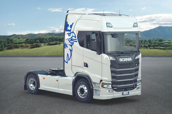 ITALERI SCANIA 770 S V8, WHITE CAP 1/24. 3965