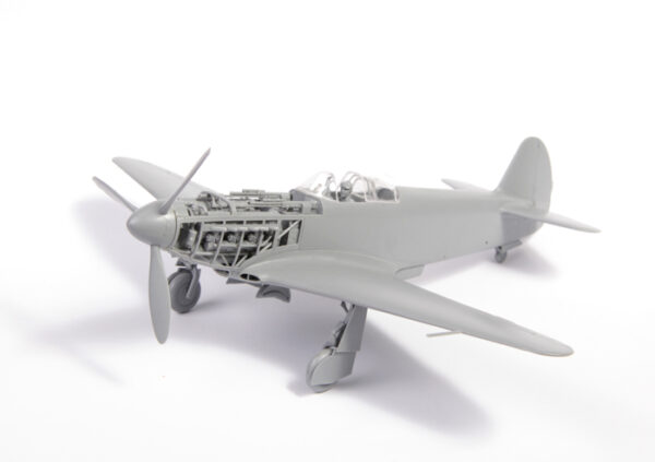 ZVEZDA SOVIET FIGHTER YAK-3 1/48. 4814 - Imagen 4