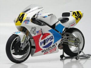 FUJIMI SUZUKI RGV-R (XR74) KEVIN SCHWANTZ 1988 1/12. 141435