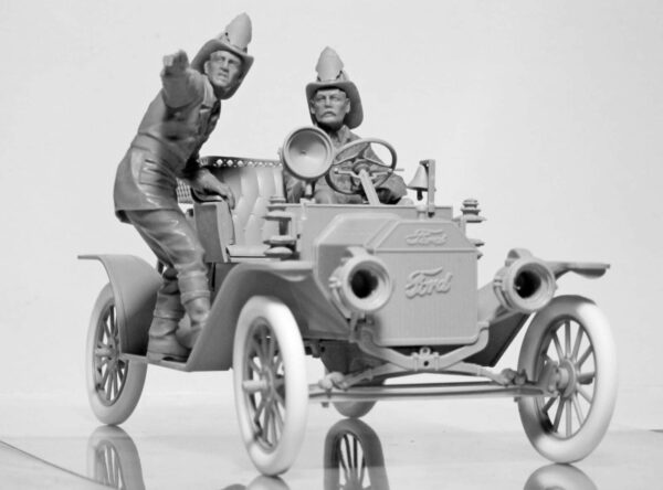 ICM MODEL T 1914 FIRETRUCK 1/24. 24017 - Imagen 2