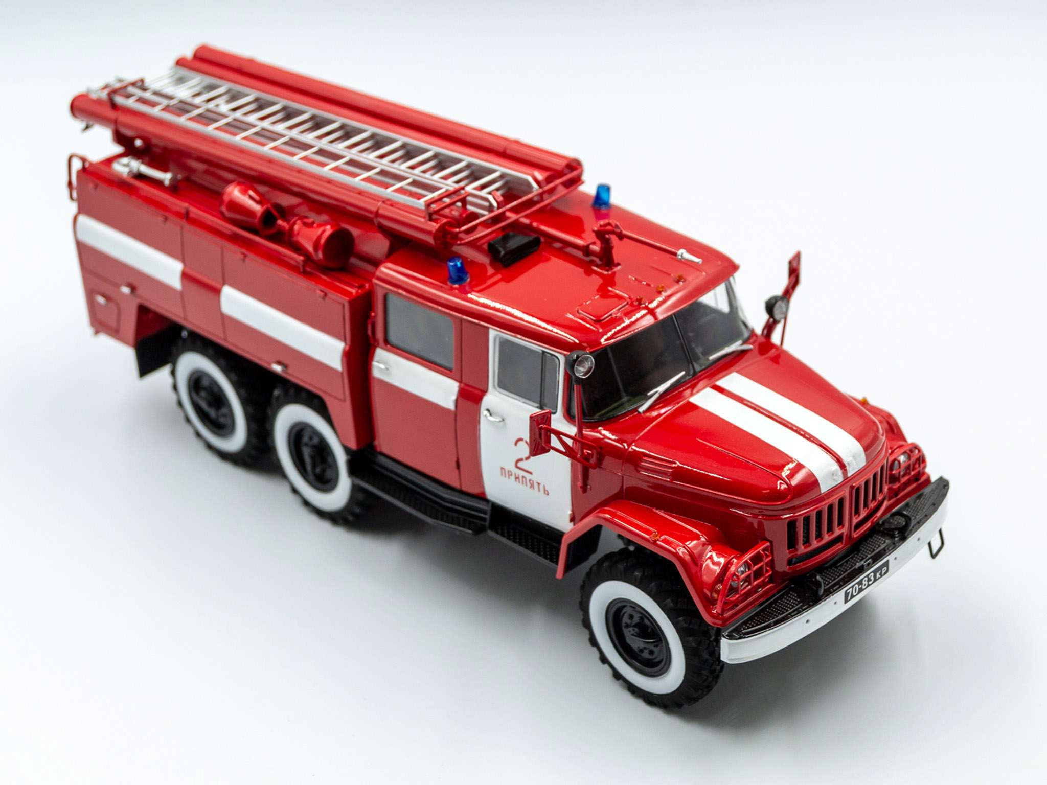 ICM SOVIET FIRETRUCK AC-40-137A 1/35. 35519 - Imagen 2