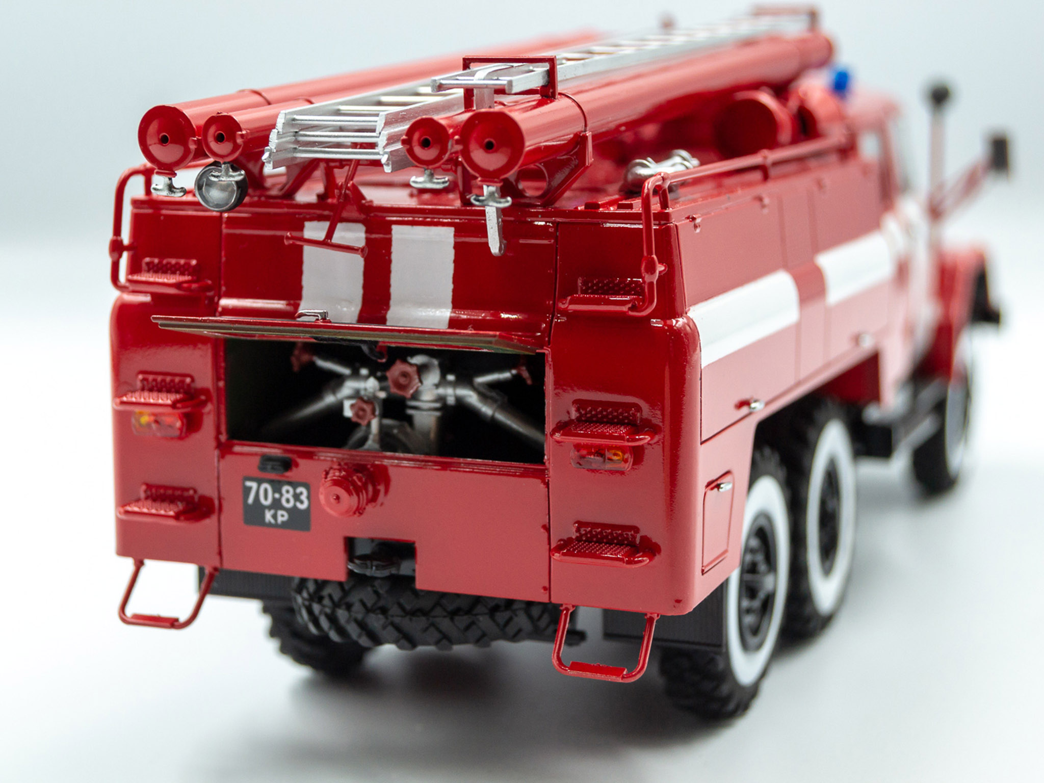 ICM SOVIET FIRETRUCK AC-40-137A 1/35. 35519 - Imagen 3