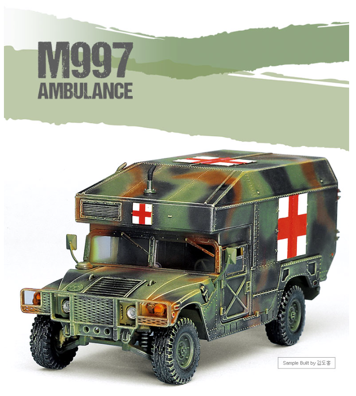 ACADEMY M997 AMBULANCE 1/35. 13243