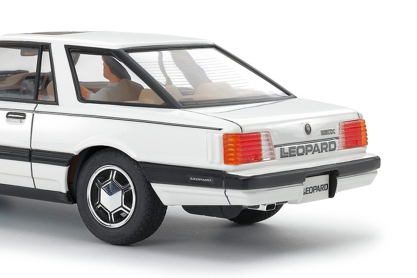 TAMIYA NISSAN LEOPARD 2-DOOR HARDTOP 280X-SF-L 1/24. 24378